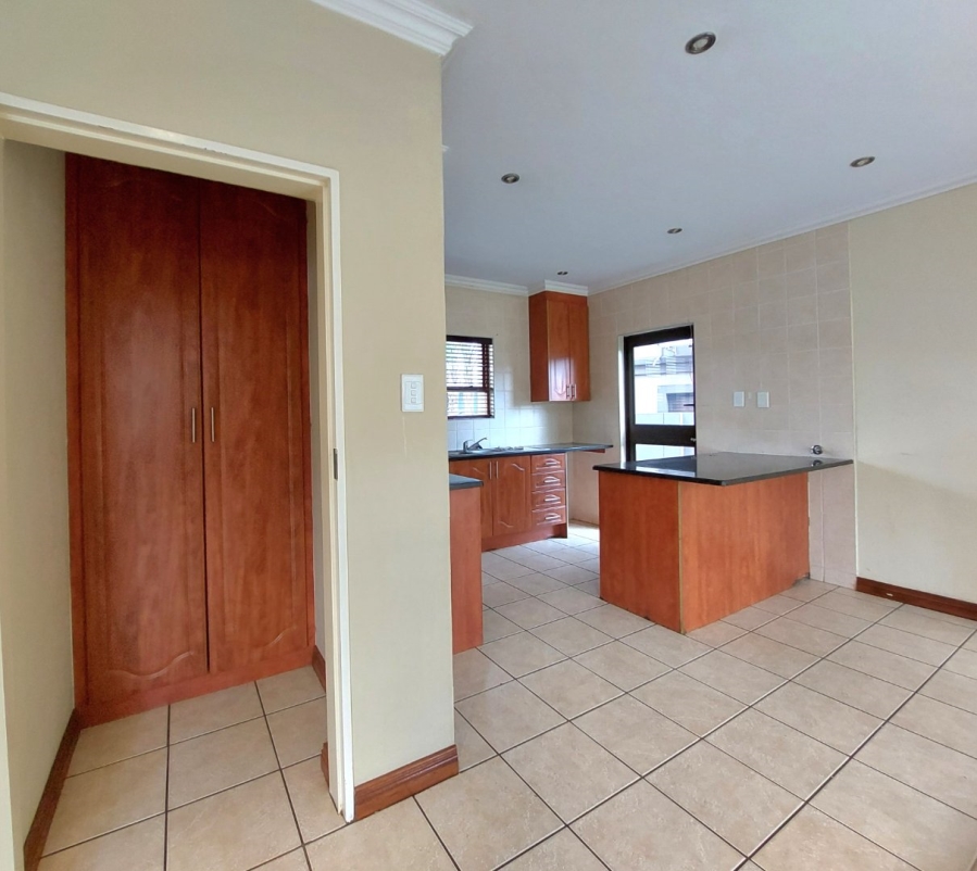 3 Bedroom Property for Sale in Gateway Manor North West